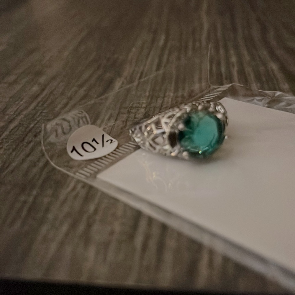 Ring - Picture 1 of 2